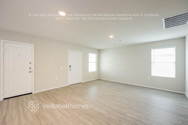 Foto del edificio - 13435 Ashworth Blvd