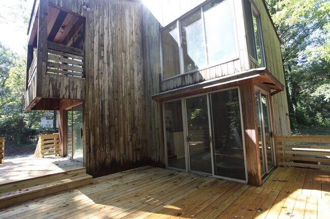 Building Photo - One of a Kind Home in the Heart of Auburn – Perfect for Living & Entertaining!