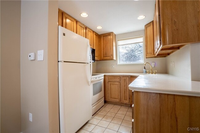 Building Photo - 67 Chestnut Rd