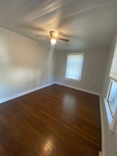 Living room/ entry - 814 Hazel St