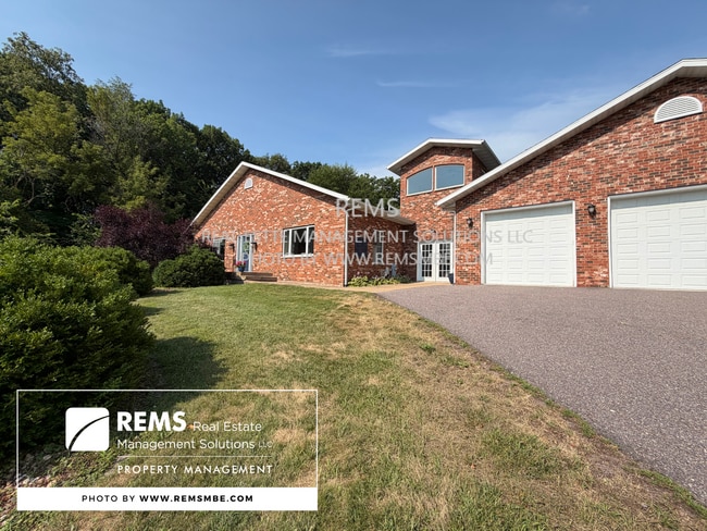 Building Photo - N4513 Trillium Ct