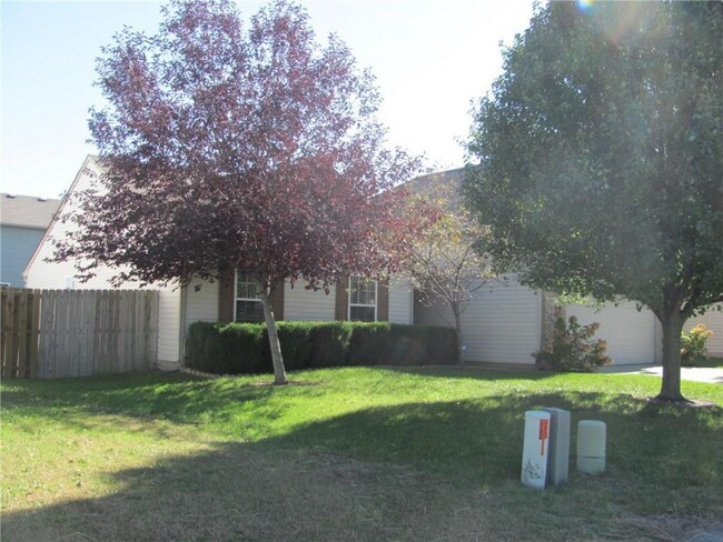 Building Photo - 2219 Rosswood Blvd