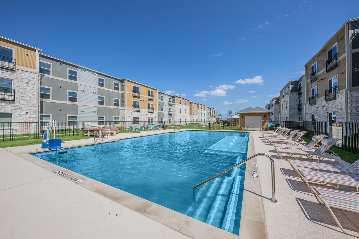 New Apartments Manor Tx