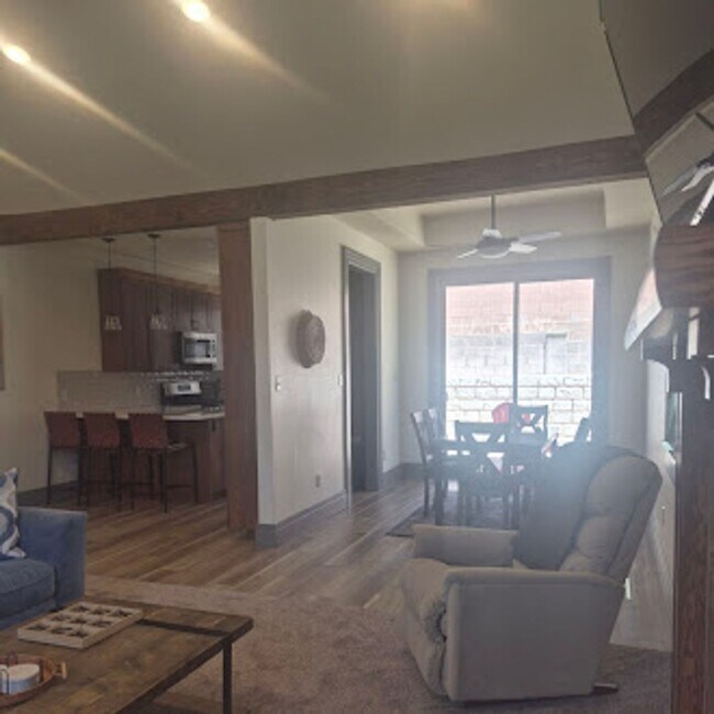Foto del edificio - Move-in Bonus! 2 Bed, 2 bath + Office or Den.
