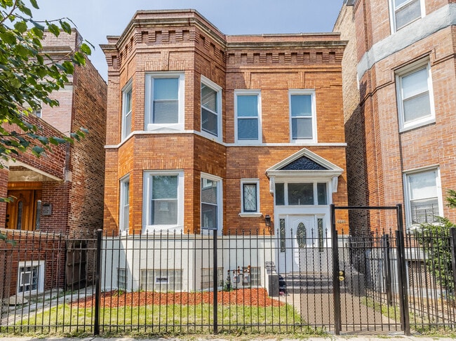 Building Photo - 6620 S Woodlawn Ave