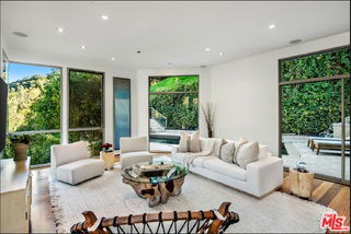 Building Photo - 3685 Mandeville Canyon Rd