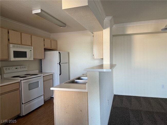 Building Photo - 8101 W Flamingo Rd