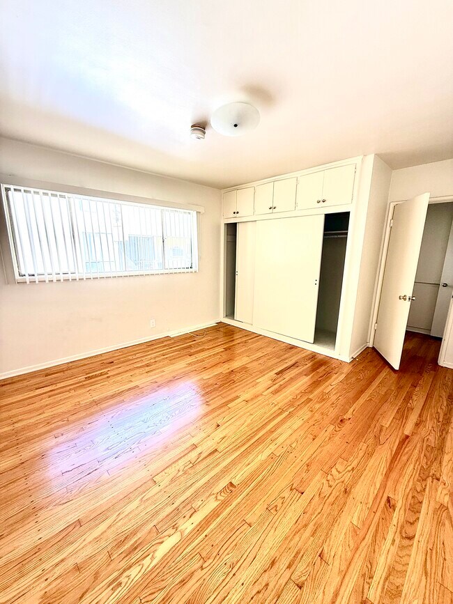 Foto del edificio - 326 S Gramercy Pl