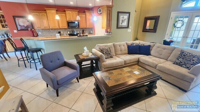 Foto del edificio - 15 Cypress Point Dr