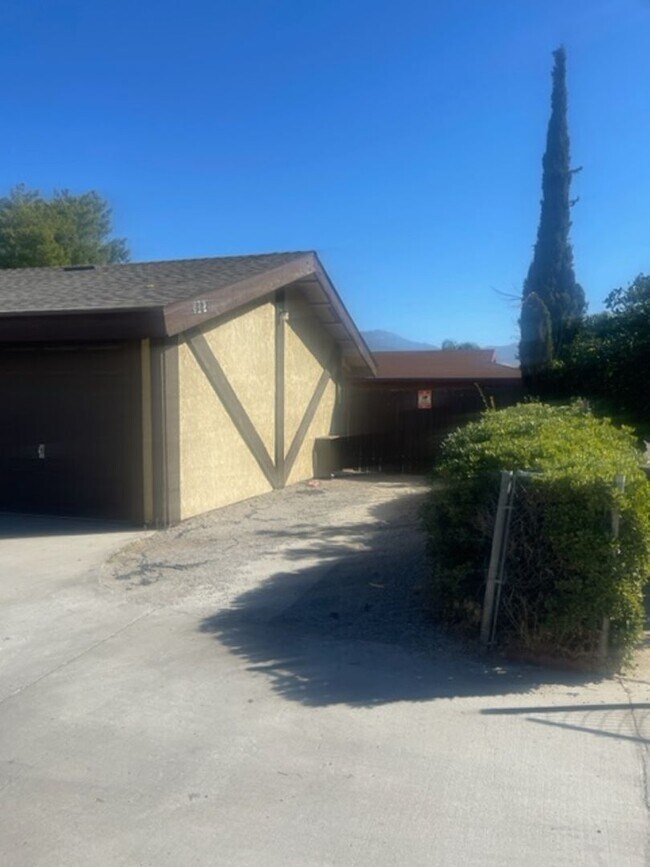 Foto del edificio - 4128 Trevor Ln