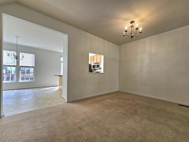 Foto del edificio - 15328 Elizabeth Burbage Loop