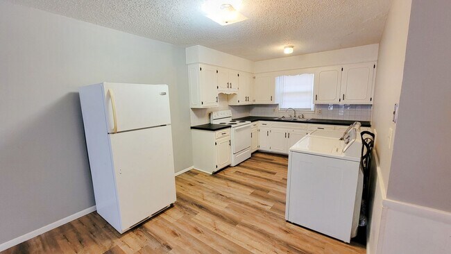 Foto del edificio - 747-749 S Nettleton Ave