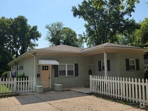 Building Photo - 516 Vaughan Ave