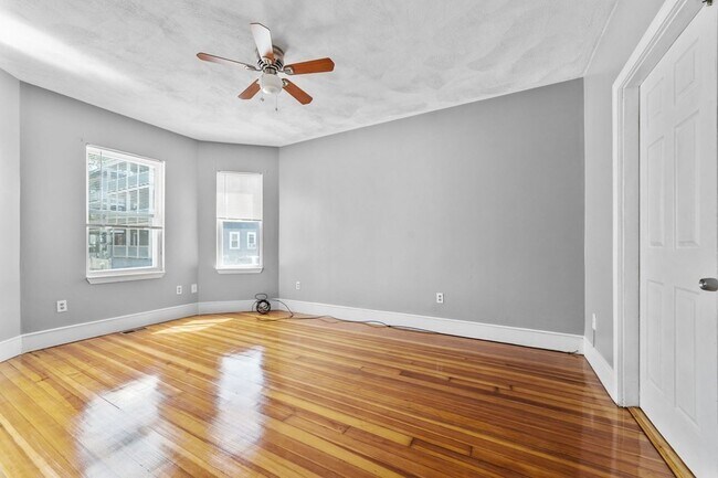 Foto del edificio - 6 Ridgewood St