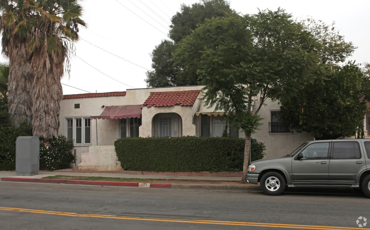 Building Photo - 137-139 Avenue 55