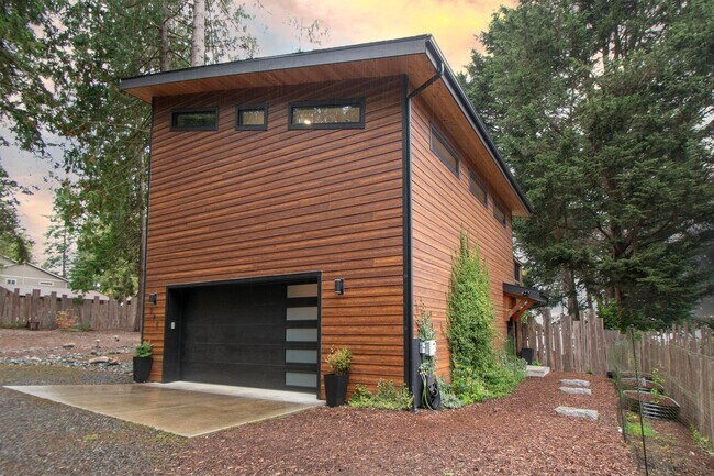 Foto del edificio - 392 Buckloop Rd.