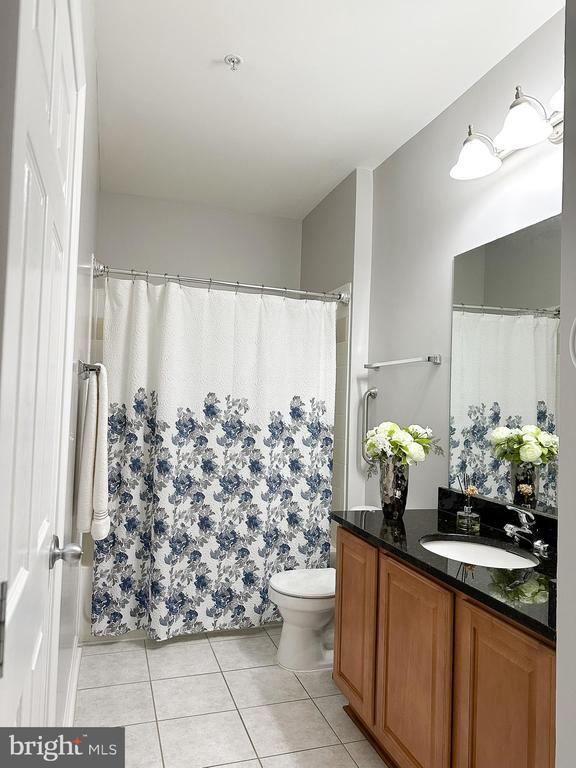 Foto del edificio - 4850 Eisenhower Ave