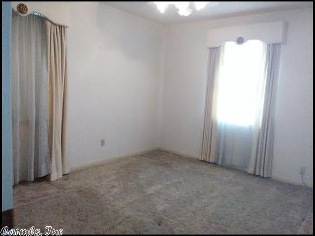 Building Photo - 6012 Santa Monica Dr