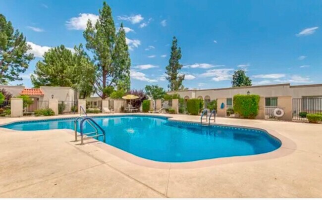 Foto del edificio - 5903 N 83rd St