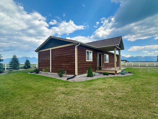 Building Photo - Charming Kalispell Home