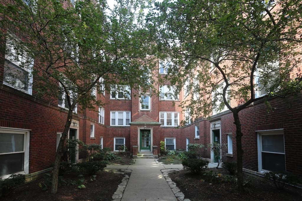 Primary Photo - 3257 N Clifton Ave