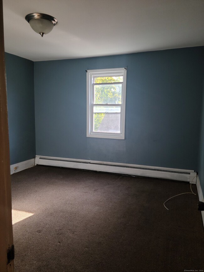 3 Spring Hill Ave, Norwalk, CT 06850 Room for Rent in Norwalk, CT