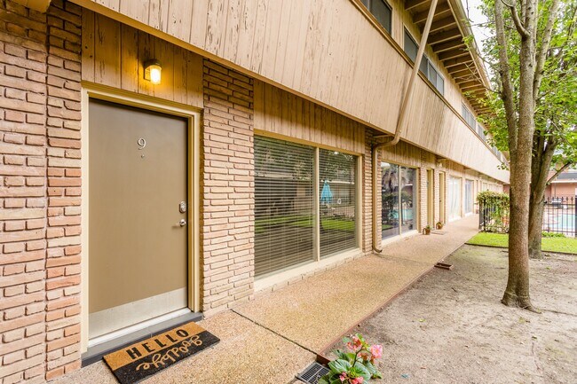 Foto del edificio - 3809 N Braeswood Blvd