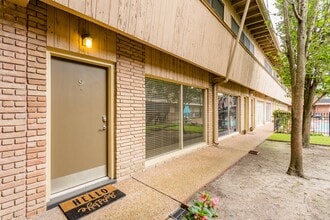 Building Photo - 3809 N Braeswood Blvd