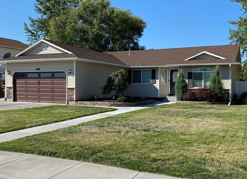 2006 Eagle Pointe Dr, Ammon, ID 83406 House Rental in Ammon, ID