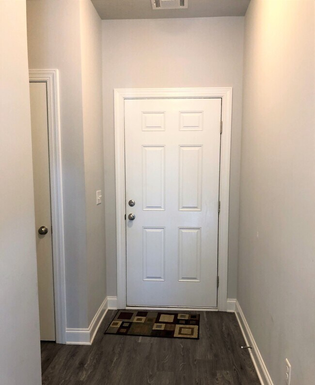 Building Photo - 1810 Butternut Dr