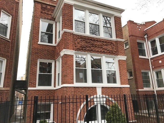 Primary Photo - 4951 N Troy St