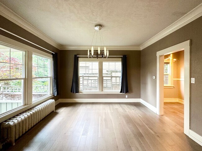 Foto del edificio - 1606 Lakeview Blvd E