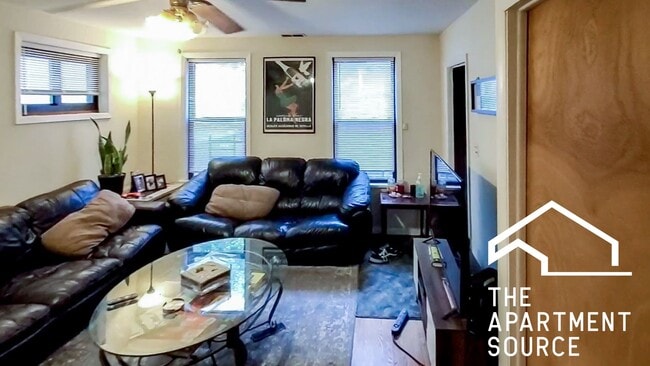 Building Photo - 2326 N Southport Ave