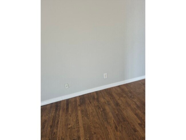 Building Photo - Single Family Home