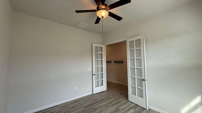 Foto del edificio - Spotsy Courthouse - Large Ranch Home