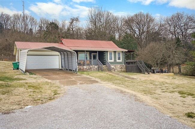 Photo - 270 S Main St House
