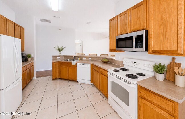 Building Photo - 893 Oak Arbor Cir