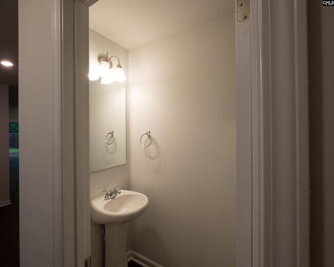 Building Photo - 254 Braemar Dr