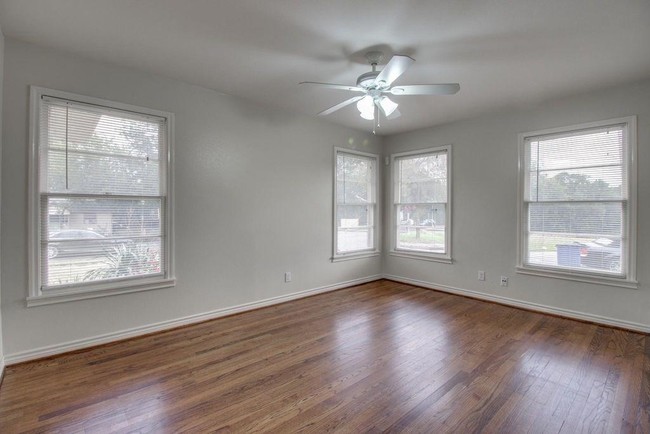 Building Photo - 1311 S Edgefield Ave