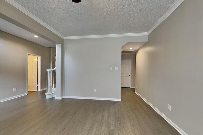 Foto del edificio - 5011 Greenriver Valley Dr