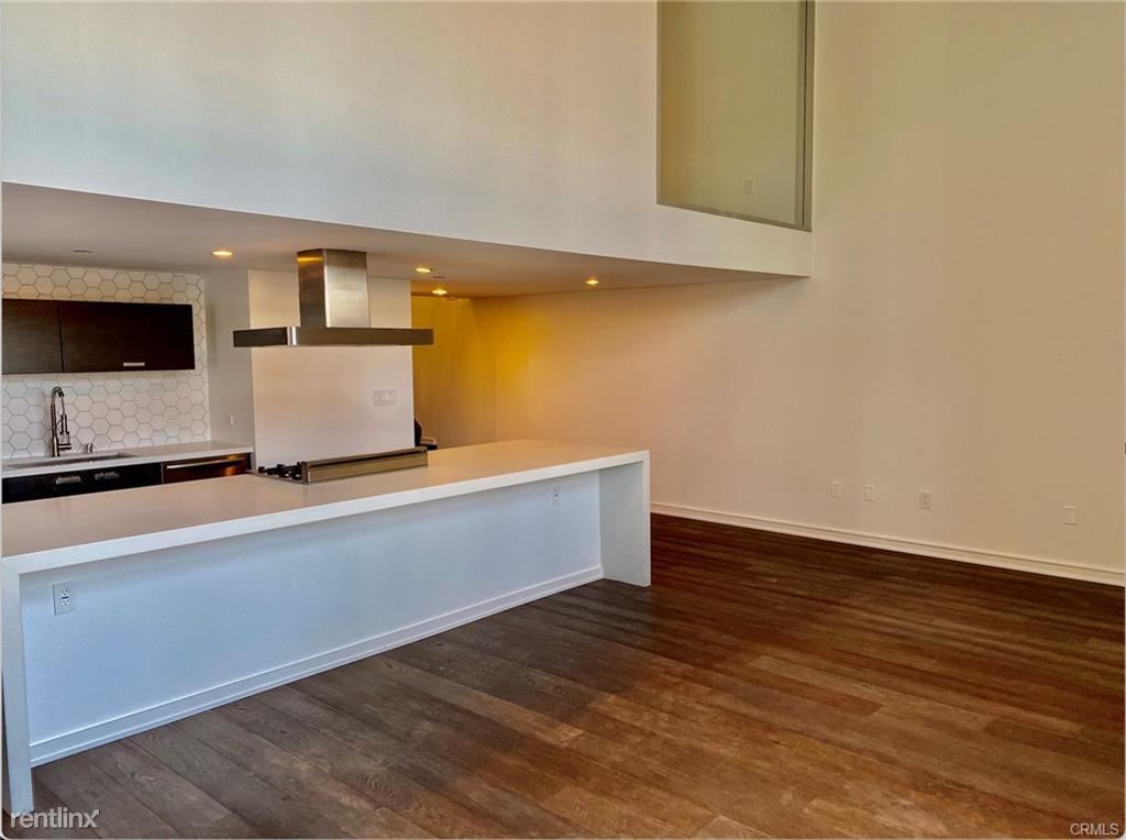 Primary Photo - 2 br, 2 bath Condo - 751 N Fairfax Ave Unit 1