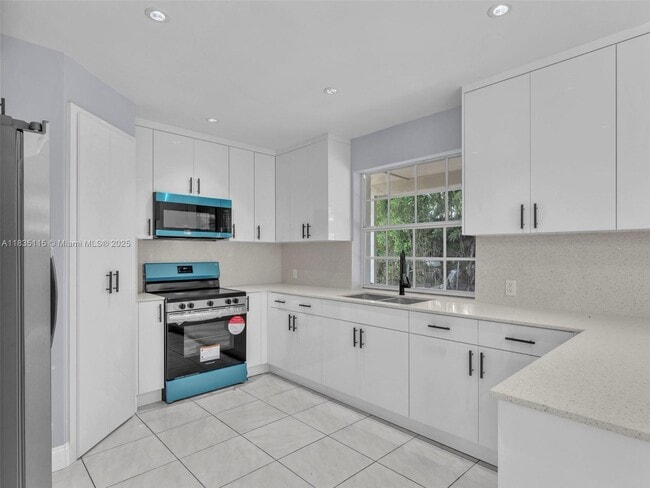 Foto del edificio - 6525 SW 18th St