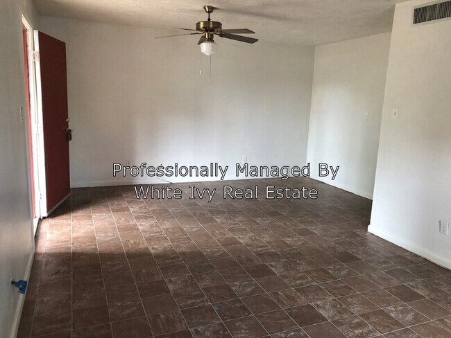 Foto del edificio - 1329 Windsor St