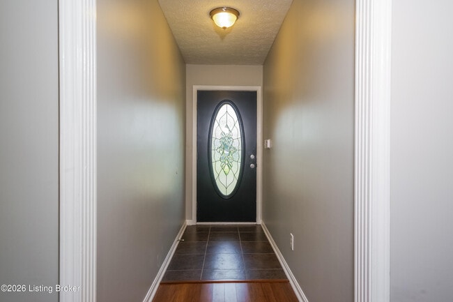 Foto del edificio - 5220 Plume Dr