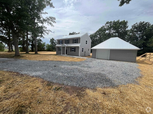 Building Photo - 2440 Old Harrisburg Rd