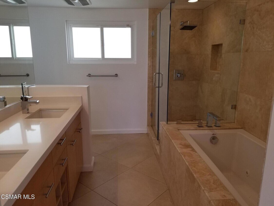 Building Photo - 2392 Topsail Cir