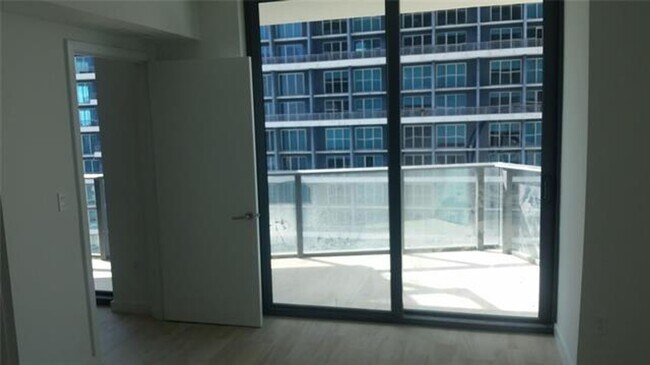 Foto del edificio - 1300 S Miami Ave