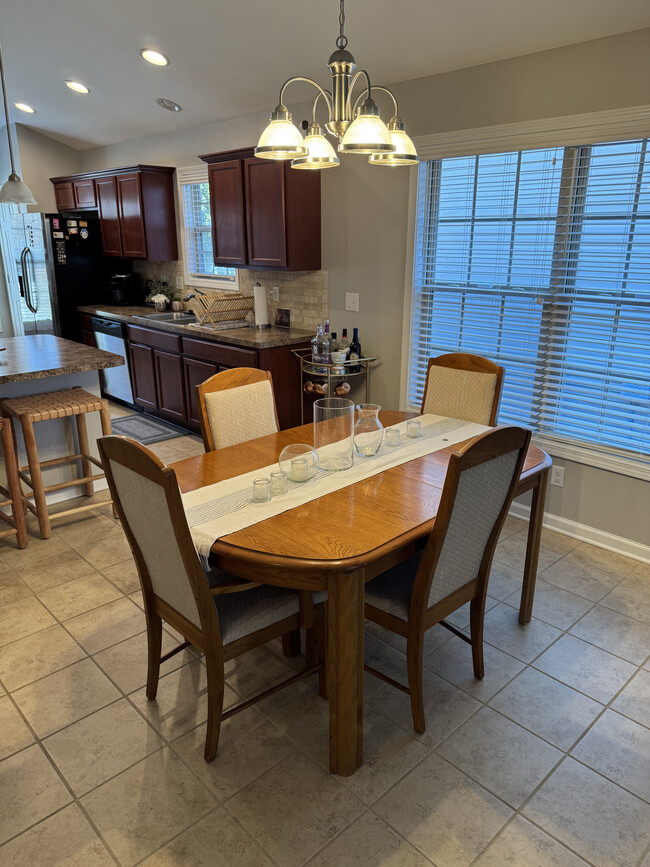 Dining space - 4128 Katherine Pl