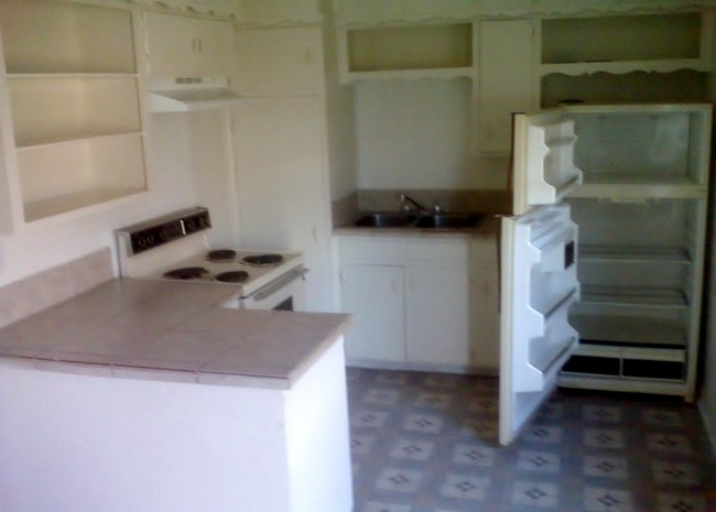 Kitchen - HillStone Apartments