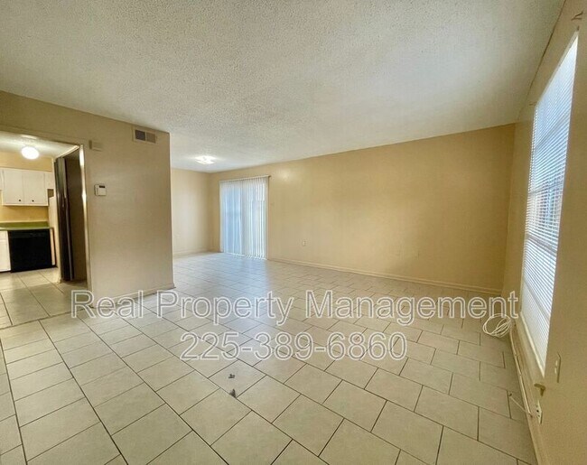Foto del edificio - 10952 Cherry Hill Ave